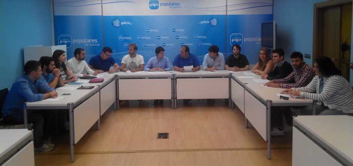 Dirección de Novas Xeracións del PPdeG en la sede de Compostela