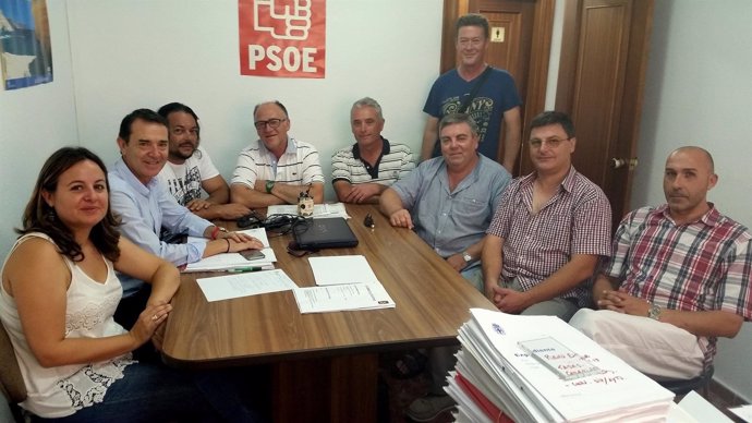 Reunión del PSOE con el comité de empresa del servicio de limpieza en Almería