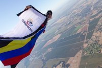 Muere el 'Hombre Pájaro' colombiano mientras realizaba un salto base