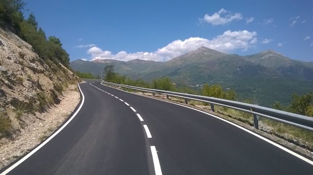 Carretera de acceso a Chía.