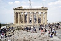 Grecia vota en un referéndum con el futuro de la zona euro en duda