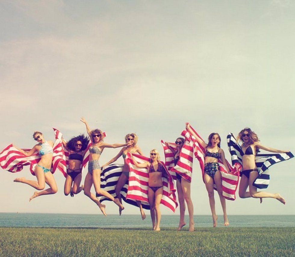 Gigi Hadid, Taylor Swift y más celebran el 4 de julio en bikini