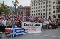 Cientos de personas se concentran en Bilbao en apoyo a Grecia