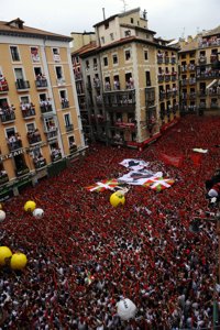 La historia del chupinazo de San Fermín y a qué hora se lanza desde la Plaza Consistorial de Pamplona