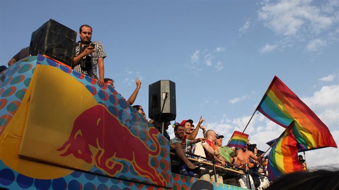 CHANCE se cuela en el Orgullo GAy 2015 desfile de famosos 