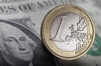 El euro cae con el triunfo del 'no' en Grecia