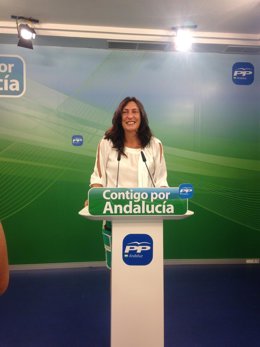 La secretaria general del PP-A, Dolores López, este lunes en rueda de prensa