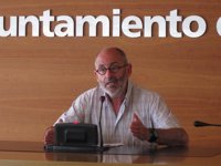 Ruiz Tutor defiende baldeo diurno, pero no descarta "modificaciones" para paliar molestias