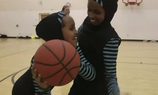 Estas niñas musulmanas diseñan su propia ropa deportiva 