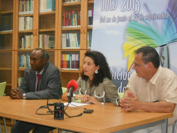 Basem Saleh, Inmaculada Vivas y Antonio Pérez en la inauguración del curso