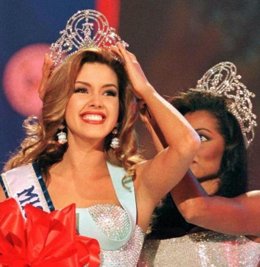 Miss Venezuela 1996 Alicia Machado reproches Donald Trump