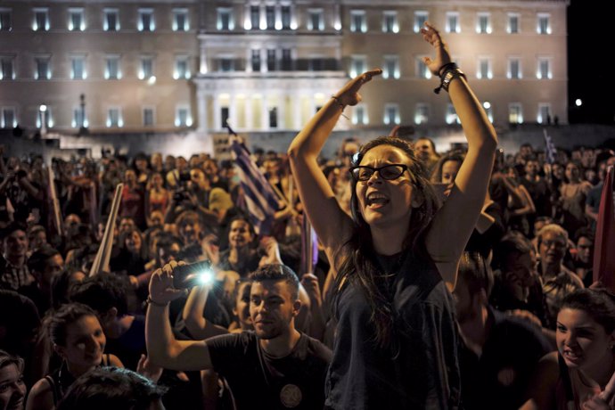 Celebraciones después del "No" en el referendum de Grecia
