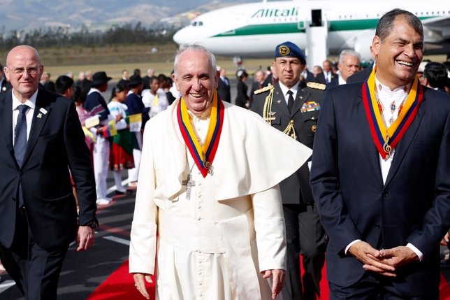 El Papa y Rafael Correa