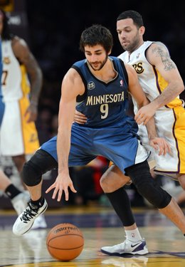 Ricky Rubio (Minnesota Timberwolves) y Jordan Farmar (Los Angeles Lakers)