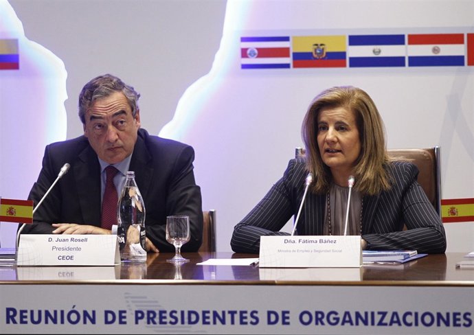 Fátima Báñez y y Juan Rosell en la sede de la CEOE
