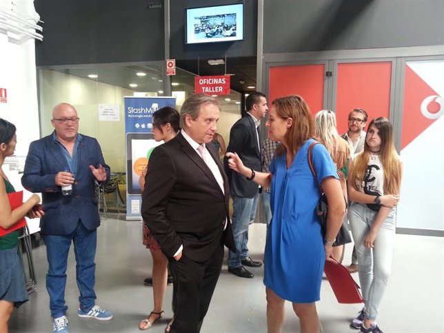 Carmona en la sede de AJE