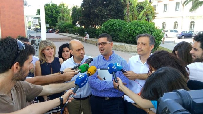 Echávarri asiste a la rueda de prensa este martes