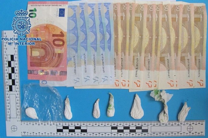 Nota De Prensa: "La Policía Nacional Detiene A Una Mujer Con Siete Envoltorios C