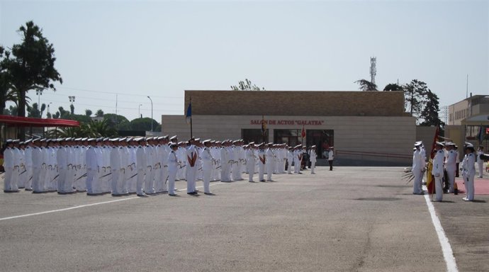 Morenes preside la entrega de Despachos a la LXXVI Promoción de la Armada