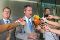 Espadas propone un plan integral en el centro