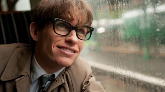 Eddie Redmayne en una escena de 'La teoría del todo'