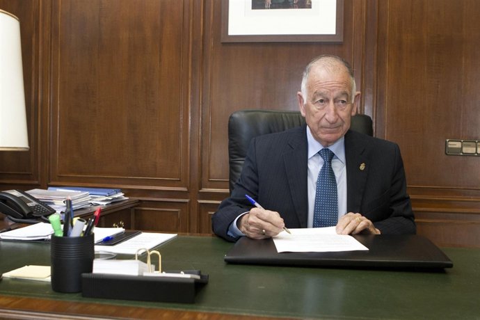 Amat, en su despacho