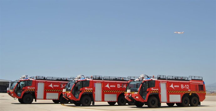Camiones contraincendios en el aeropuerto de Palma