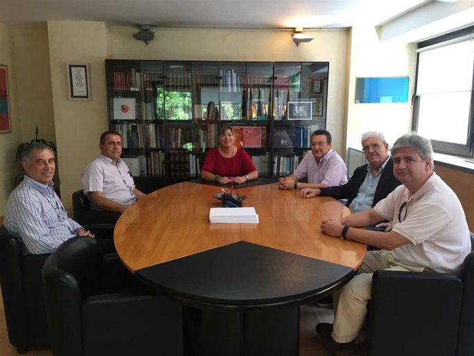 Patricia Gómez con jefes de servicio de Son Espases