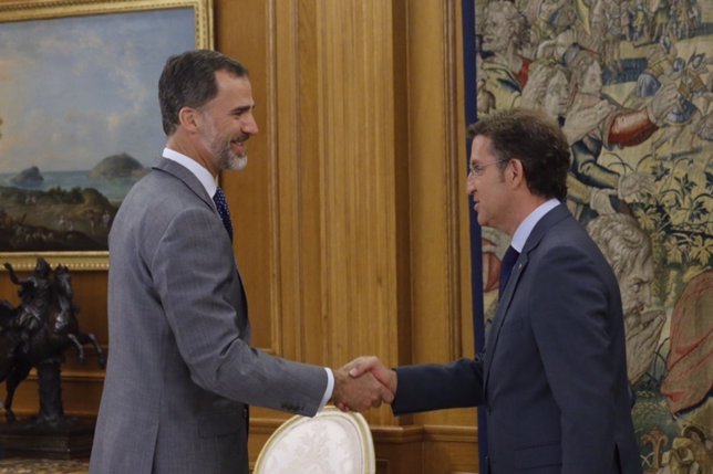 El Rey Felipe VI recibe a Feijóo en Zarzuela