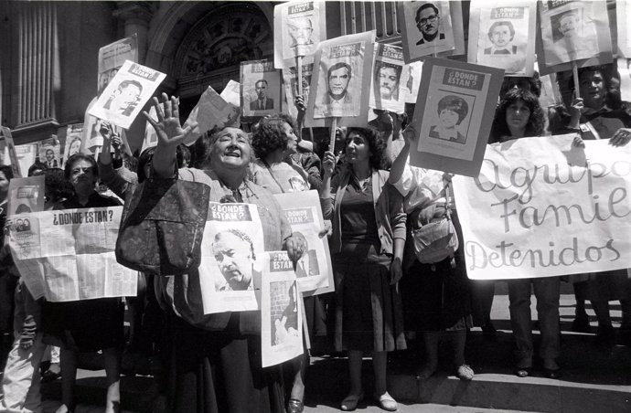 Familiares de detenidos desaparecidos durante la dictadura de Augusto Pinochet D
