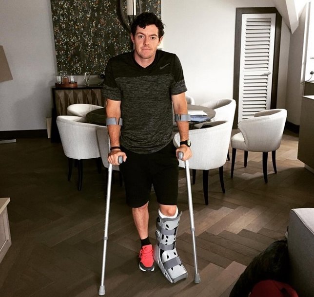 McIlroy se rompe jugando al fútbol antes del Open Británico
