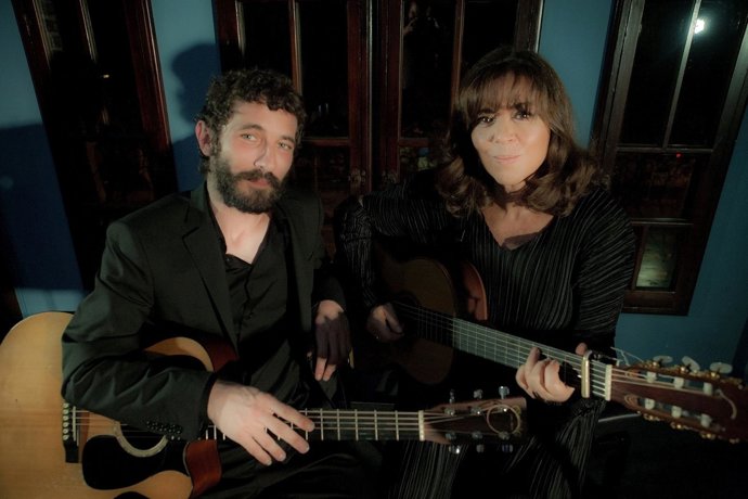 MARIA DEL MAR BONET Y  BORJA PENALBA 