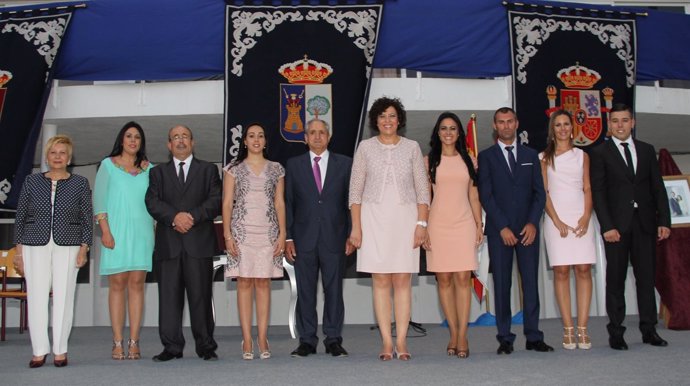 Mª Ángeles Túnez con su equipo de gobierno