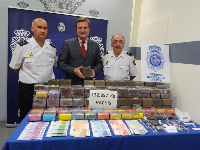 Los miembros de la Policia que han realizado la operación