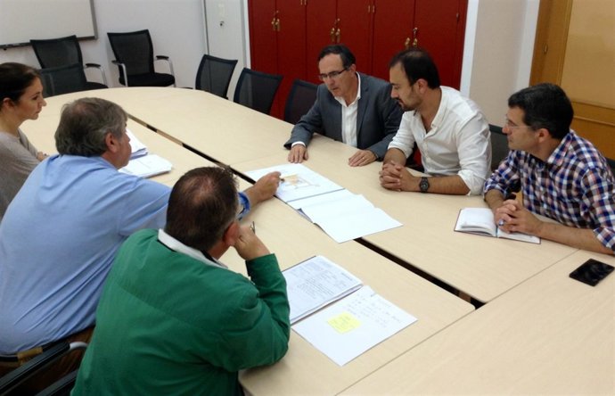 Reunión con técnicos municipales sobre la Plaza de Abastos