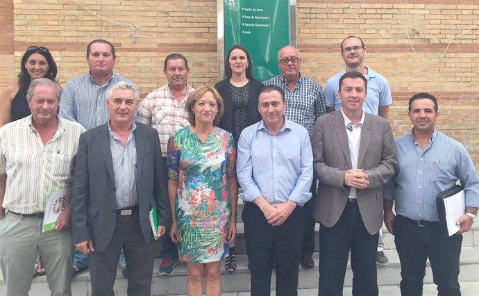 Dirigentes de UPA con la consejera de Agricultura