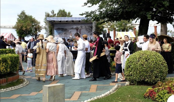Baños de Ola en el Sardinero