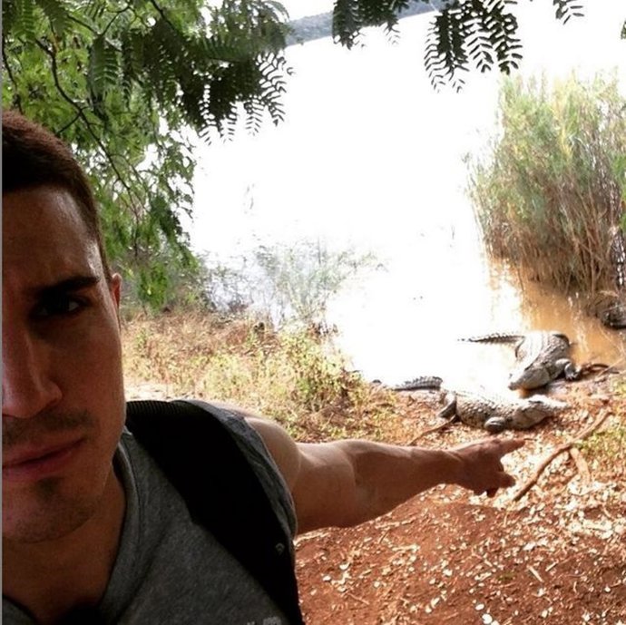 Instagram - Álex González, aventura entre cocodrilos 