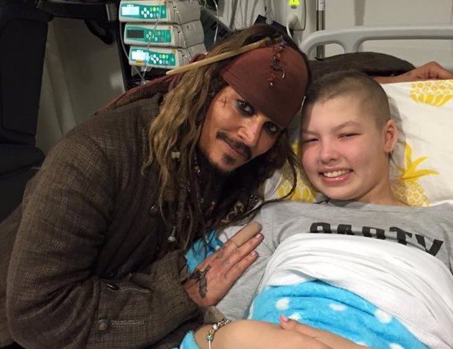 Johnny Depp en el Hospital Infantil Lady Cilento en Australia