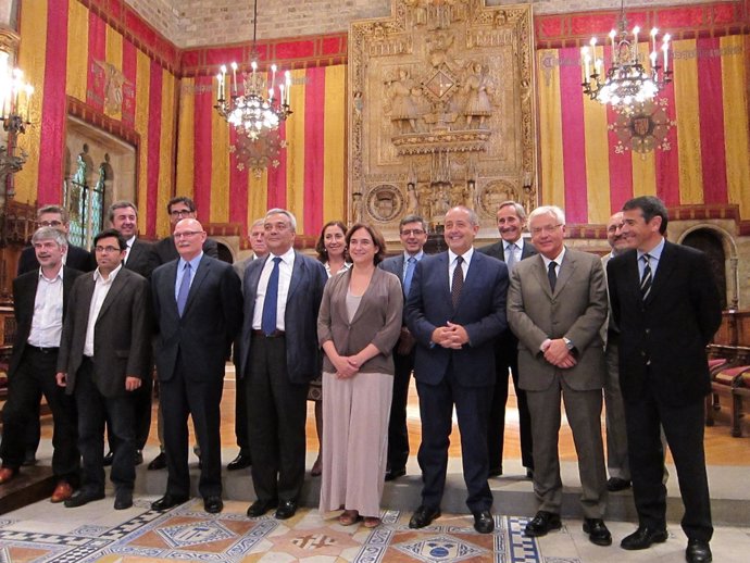 Patronos de la fundación Mobile World Capital Barcelona con la nueva alcaldesa