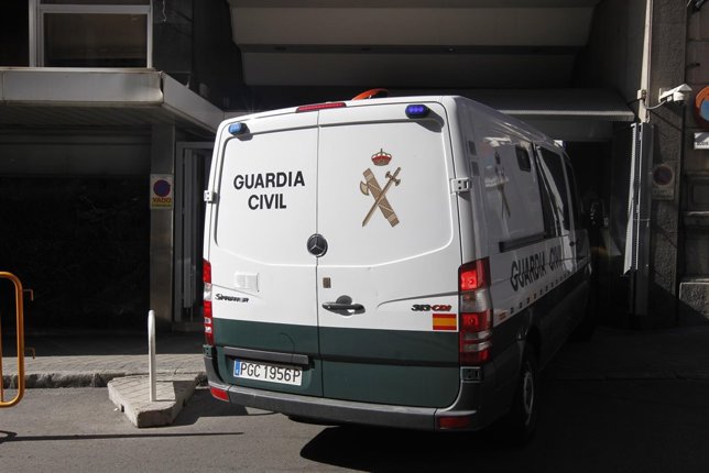 Furgón de la Guardia Civil entrando a la Audiencia Nacional