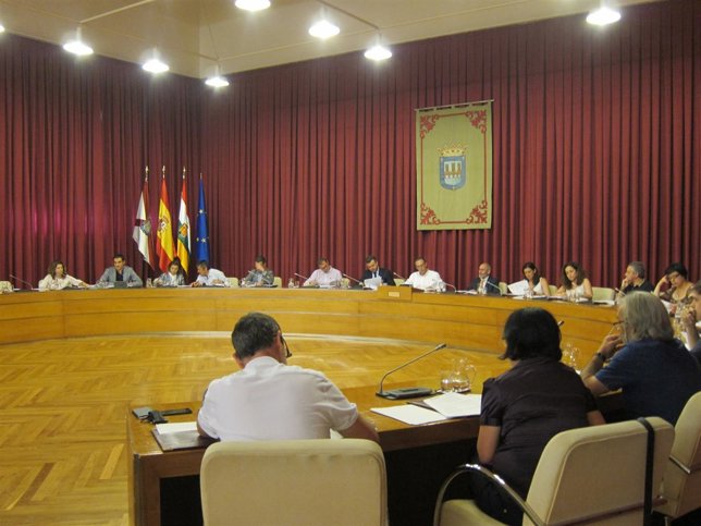 Pleno en el consistorio logroñés