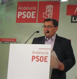El candidato socialista a la presidencia de Diputación, José Entrena.