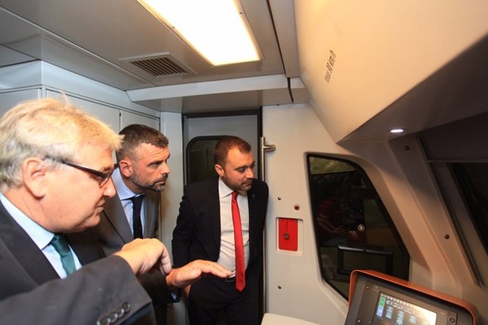 Santi Vila en la inauguración de la prolongación de FGC en Terrassa