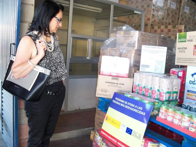 La subdelegada del Gobierno en León, Teresa Mata, visita las instalaciones del B