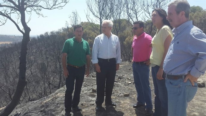 Dolores López, durante su visita a la zona afectada