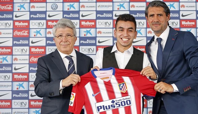 Ángel Correa, presentado junto con Cerezo y Caminero