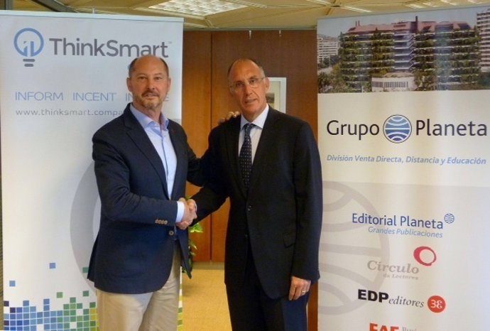 A la izquierda Andrés Vera de ThinkSmart junto a Juan Ribalta de Grupo Planeta.