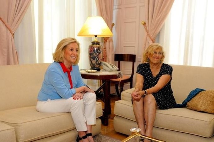 Concepción Dancausa y Manuela Carmena