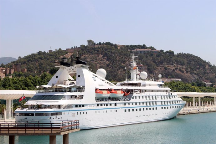Star breeze crucero de lujo windstar turismo barco málaga puerto palmeral